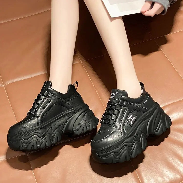 Sapatos femininos tendência branco preto grosso tênis outono inverno fundo grosso pai sapatos de alta qualidade couro do plutônio plataforma tênis novo